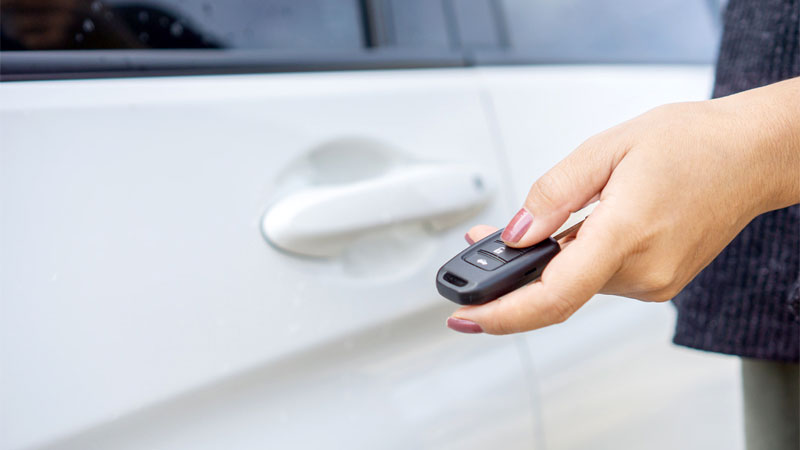 How does a car key fob work?